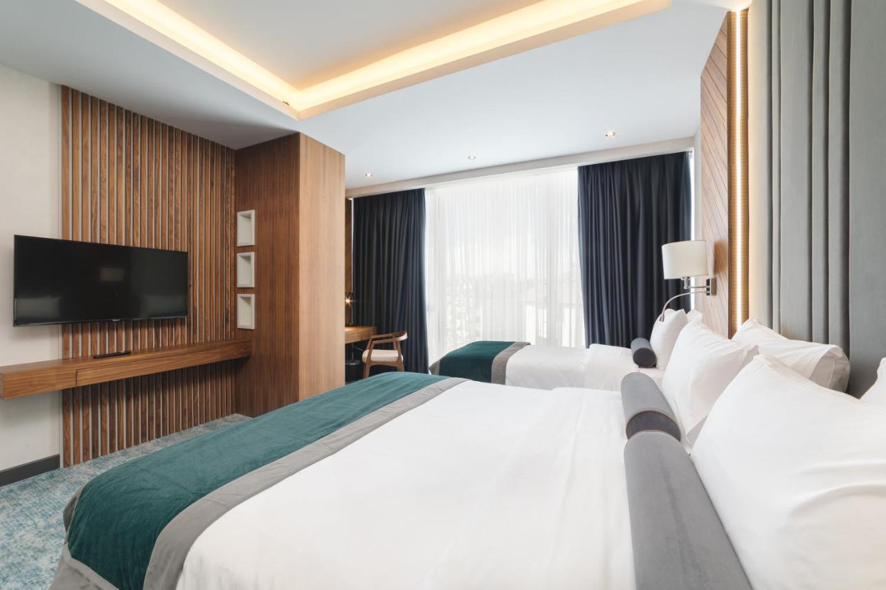 Bristol Hotel Подгорица Экстерьер фото