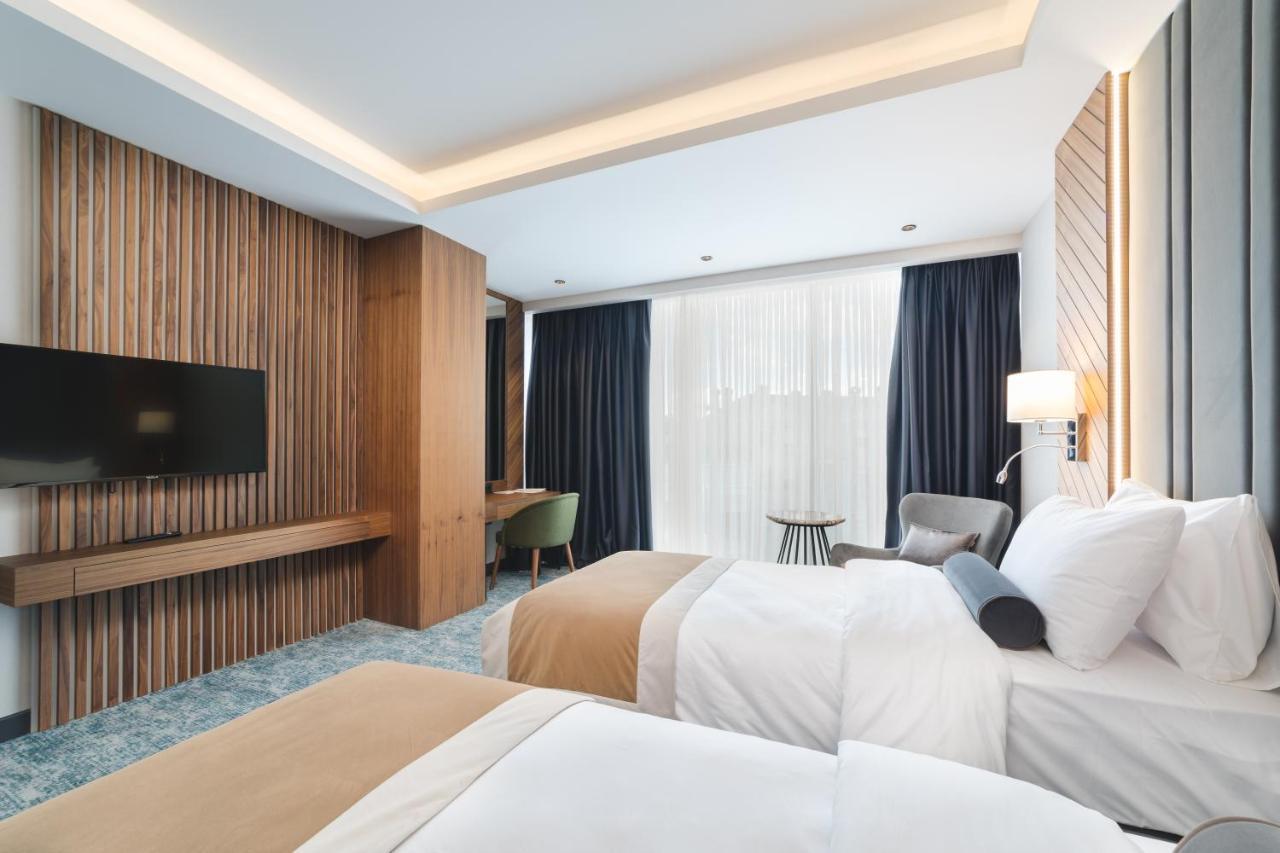 Bristol Hotel Подгорица Экстерьер фото
